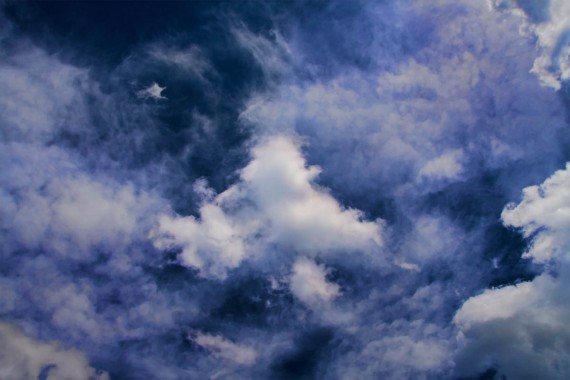 Wolke in den Wolken