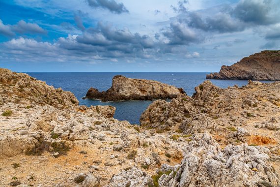 Cap Fornells Strukturen im Stein